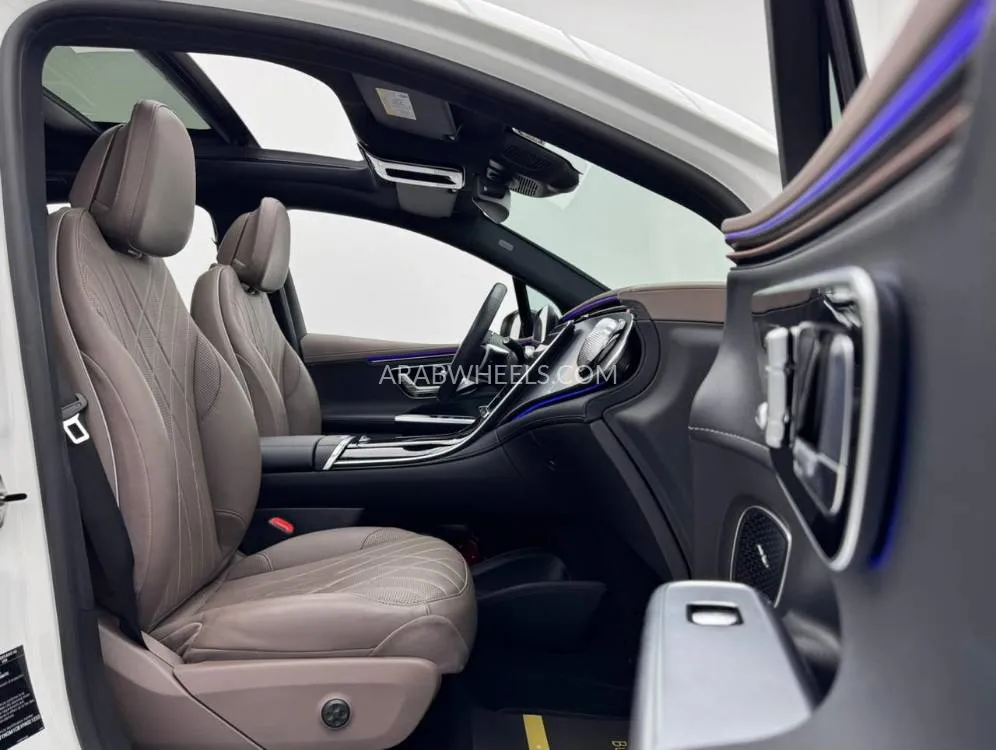 مرسيدس بنز EQE 2023 for Sale in دبي Image-11