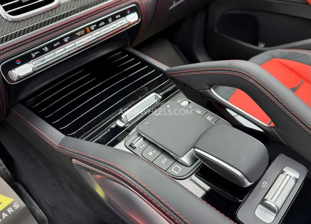 Mercedes Benz GLE Class 2025 for Sale in Dubai Image-16