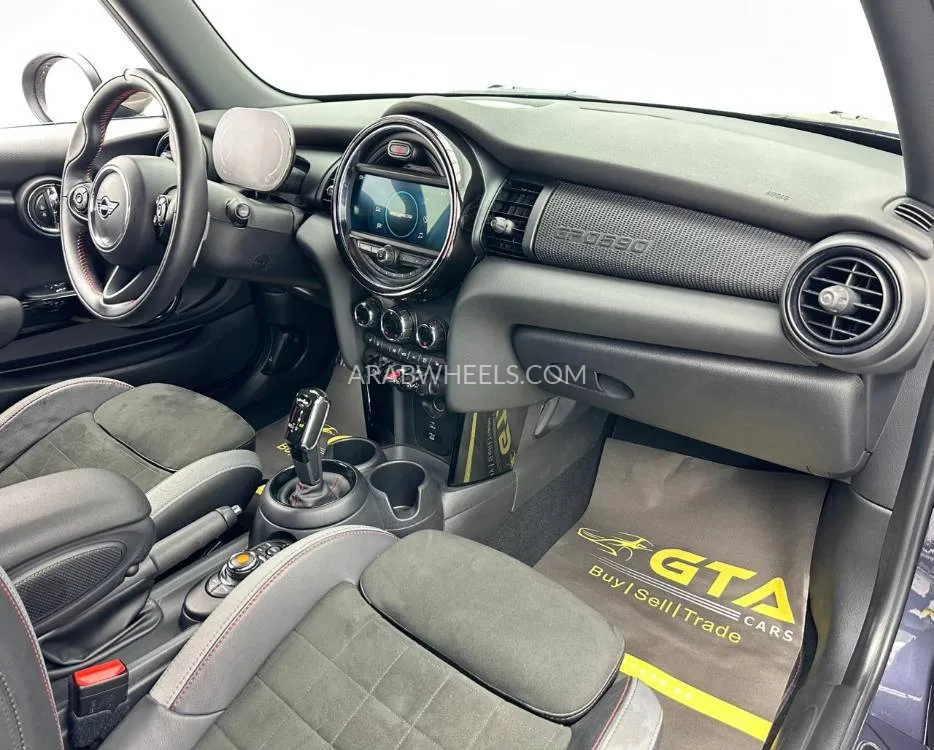 Mini Cooper 2021 for Sale in Dubai Image-10