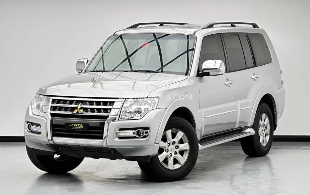 Mitsubishi Pajero 2022 for Sale in Dubai Image-3