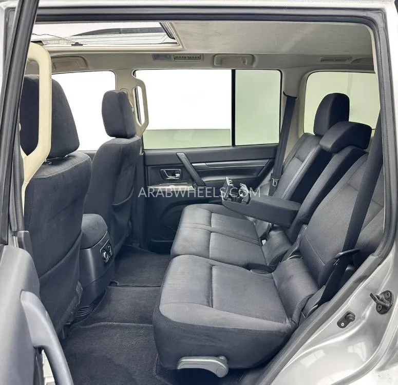 Mitsubishi Pajero 2022 for Sale in Dubai Image-18