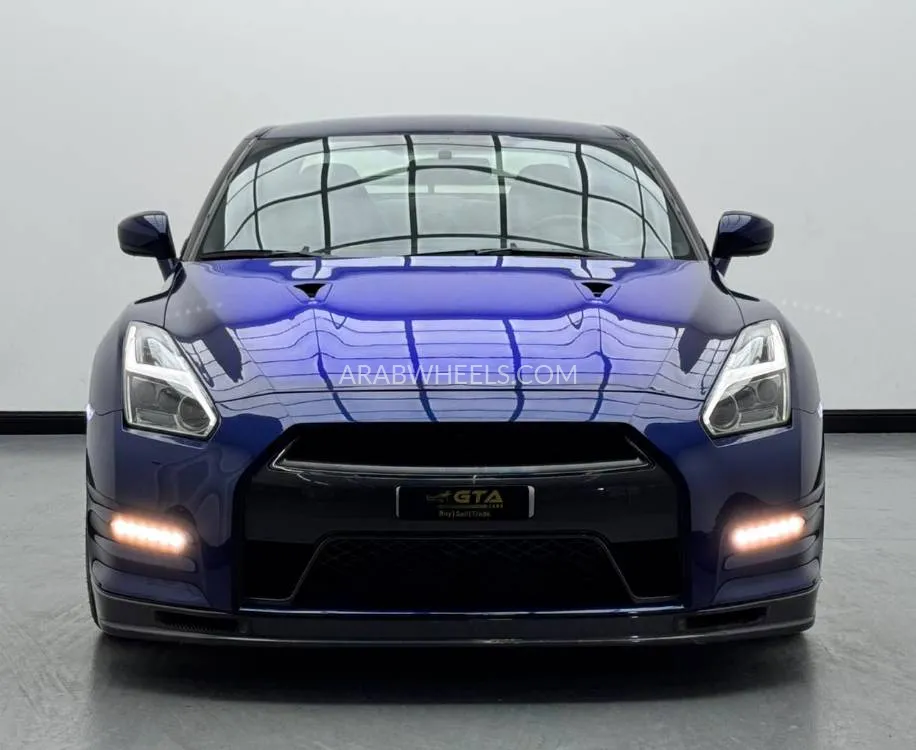 Nissan GT-R 2014 for Sale in Dubai Image-2