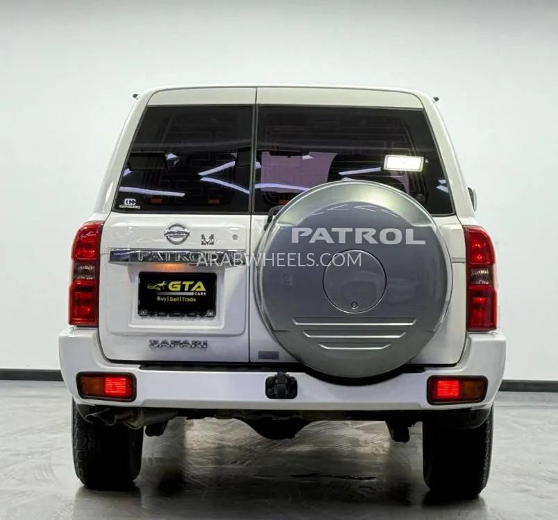 Nissan Patrol 2022 for Sale in Dubai Image-4