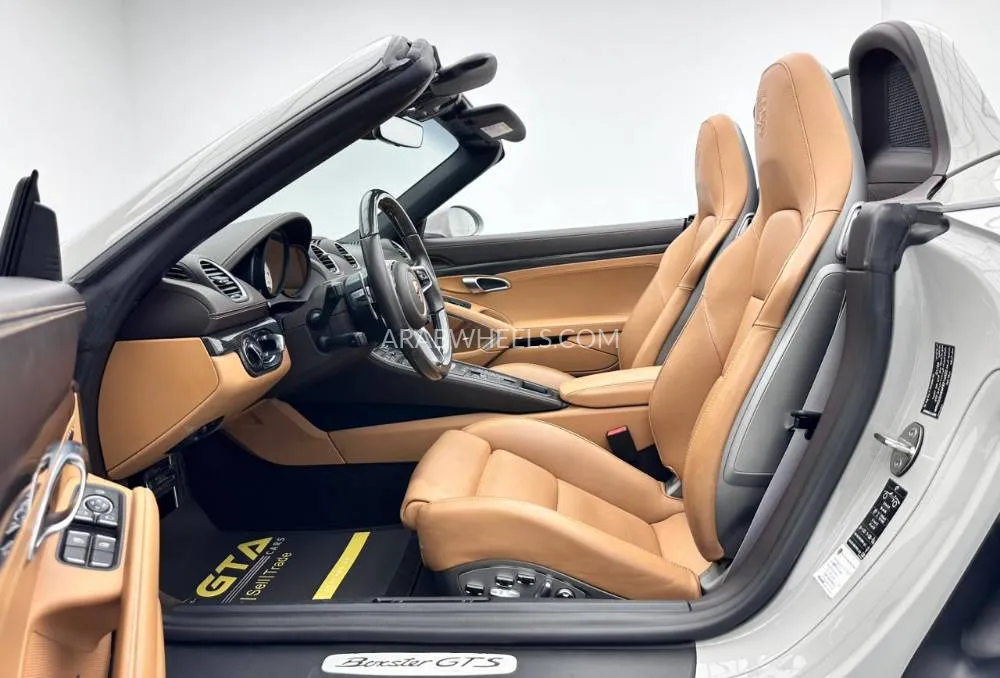 Porsche 718 2023 for Sale in Dubai Image-15