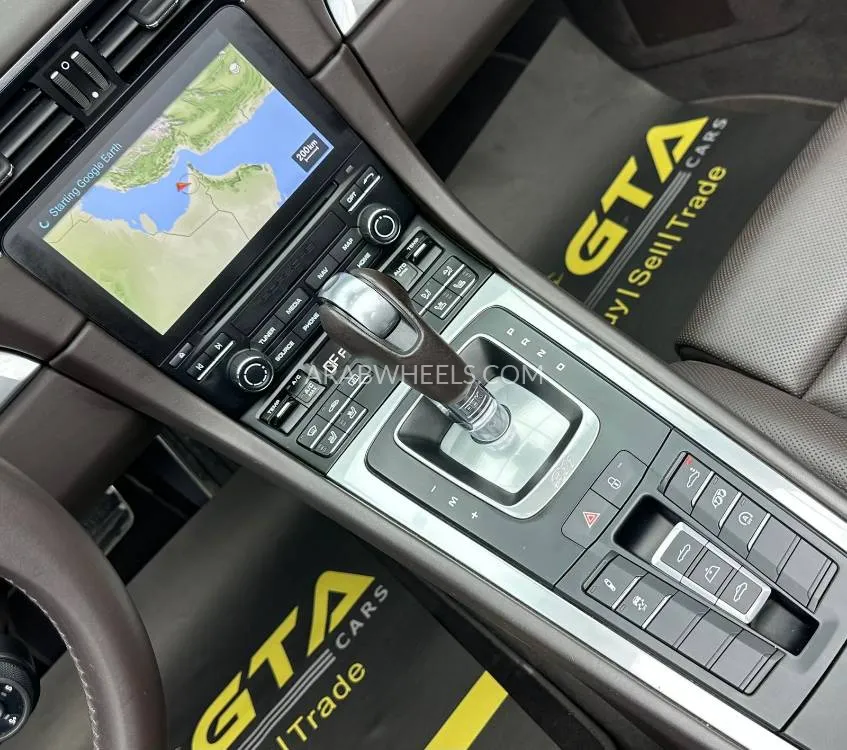 Porsche 911 2018 for Sale in Dubai Image-12