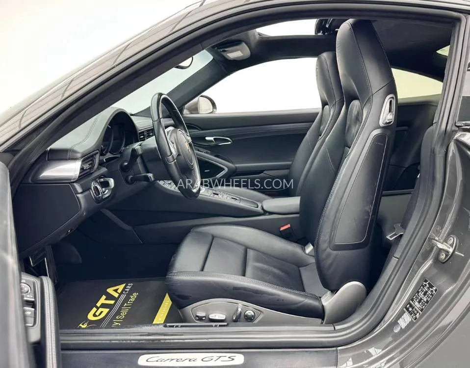 بورشه 911 2015 for Sale in دبي Image-13