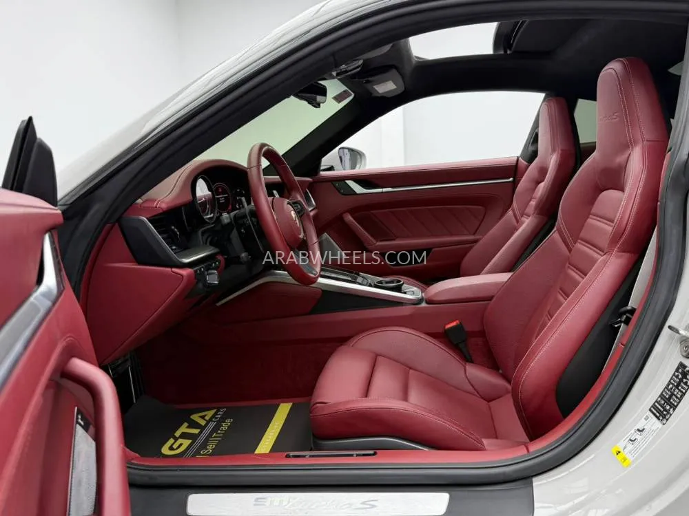 بورشه 911 2023 for Sale in دبي Image-11