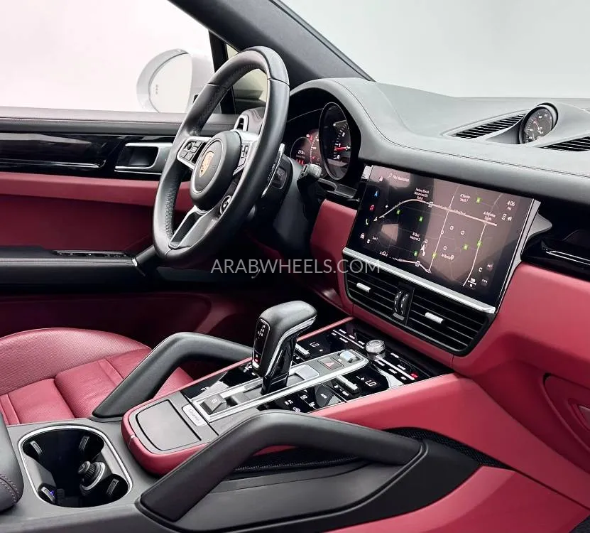 Porsche Cayenne 2023 for Sale in Dubai Image-12