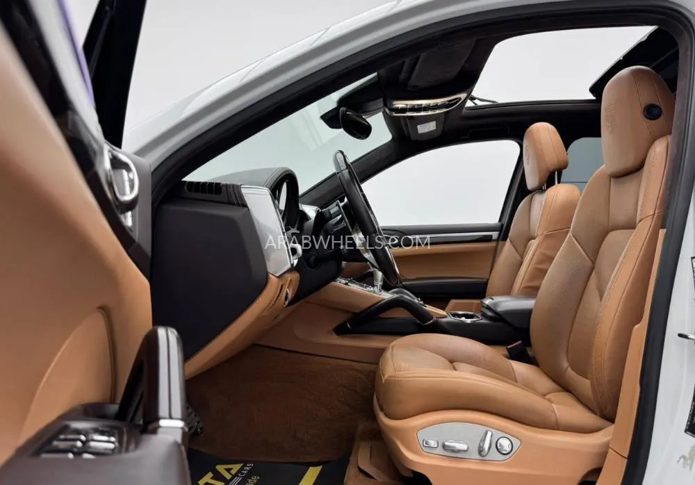 Porsche Cayenne 2016 for Sale in Dubai Image-10