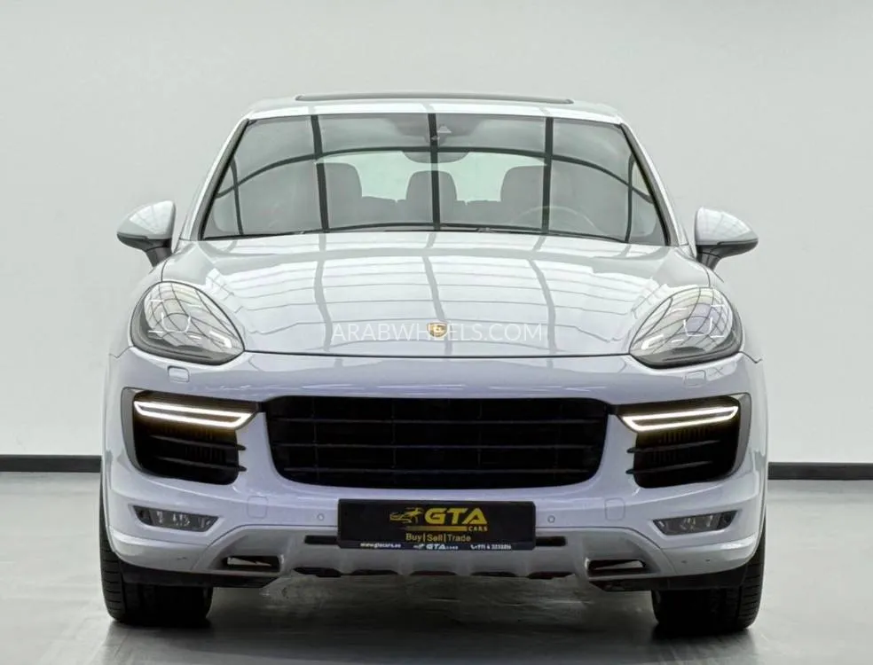 Porsche Cayenne 2016 for Sale in Dubai Image-2