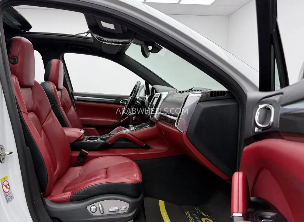 Porsche Cayenne 2016 for Sale in Dubai Image-9