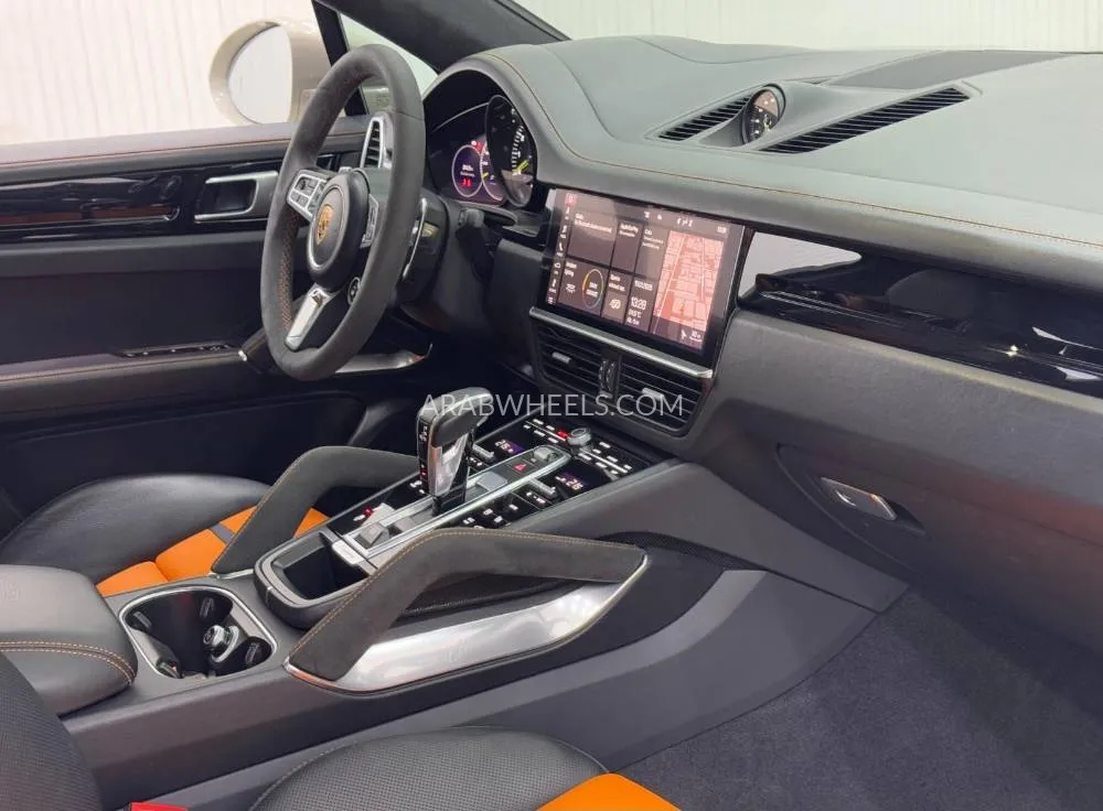 Porsche Cayenne 2021 for Sale in Dubai Image-12