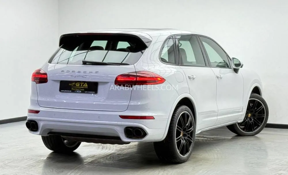Porsche Cayenne 2016 for Sale in Dubai Image-4