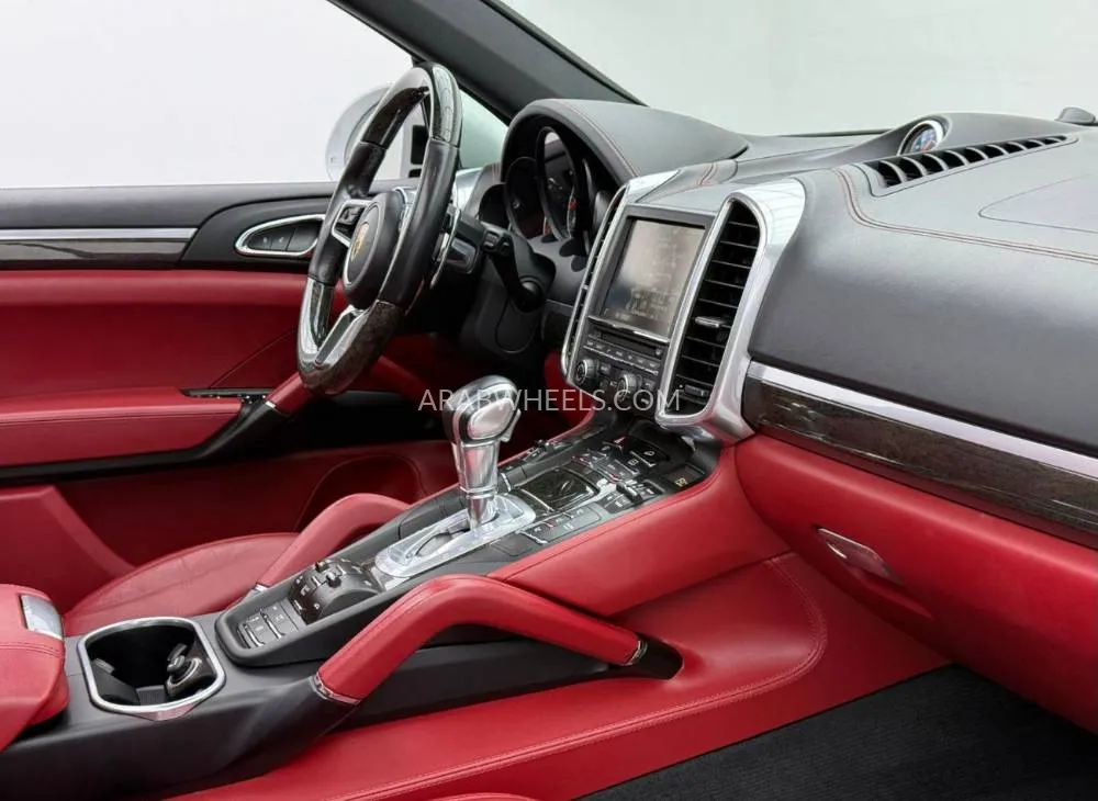 Porsche Cayenne 2016 for Sale in Dubai Image-7