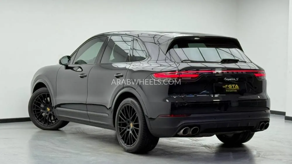 Porsche Cayenne 2018 for Sale in Dubai Image-6