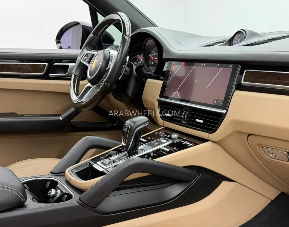 Porsche Cayenne 2018 for Sale in Dubai Image-12