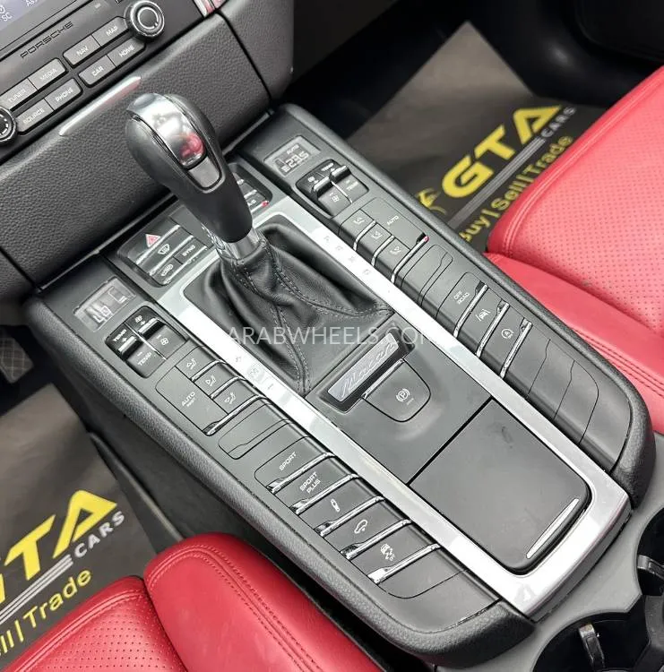 Porsche Macan 2018 for Sale in Dubai Image-14