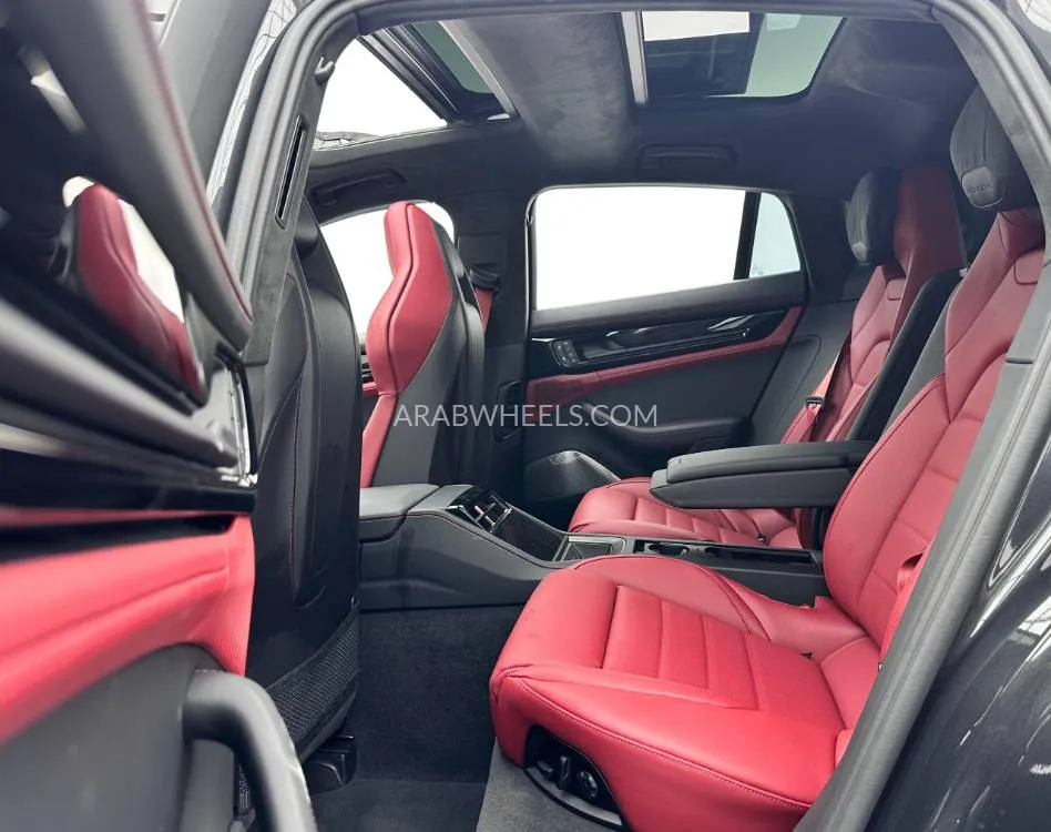 Porsche Panamera 2025 for Sale in Dubai Image-18