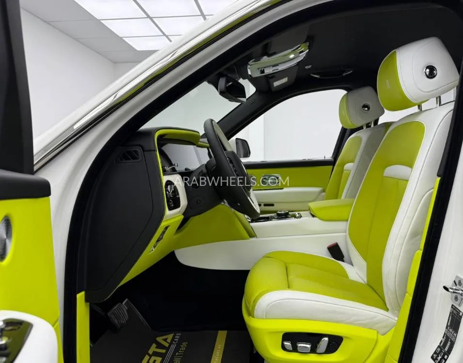 Rolls Royce Cullinan 2025 for Sale in Dubai Image-9