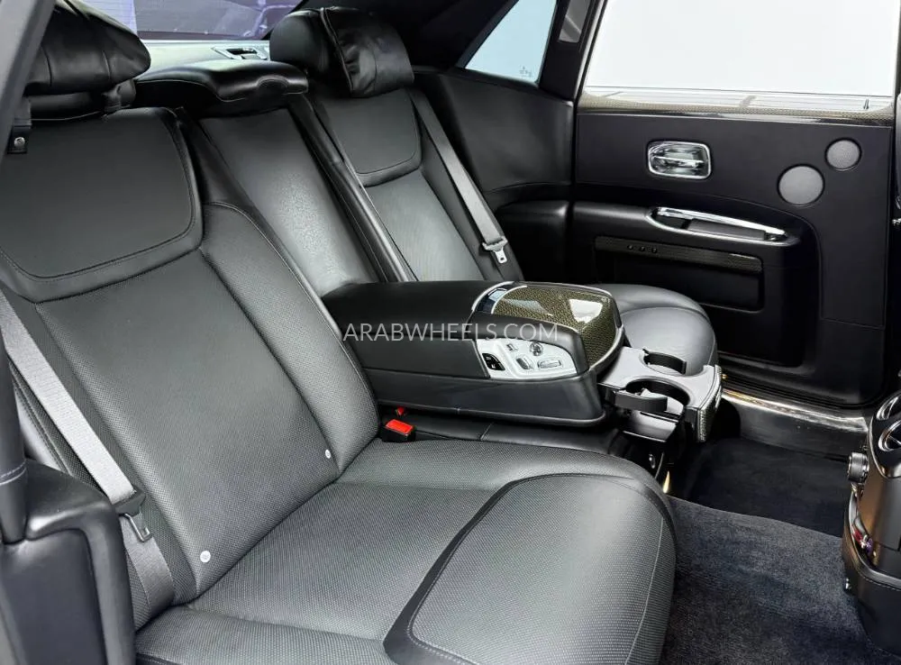 Rolls Royce Ghost 2019 for Sale in Dubai Image-18