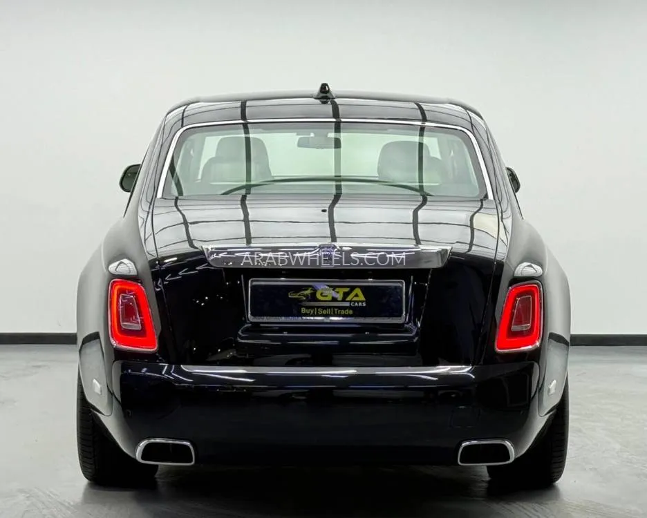 Rolls Royce Phantom 2024 for Sale in Dubai Image-5