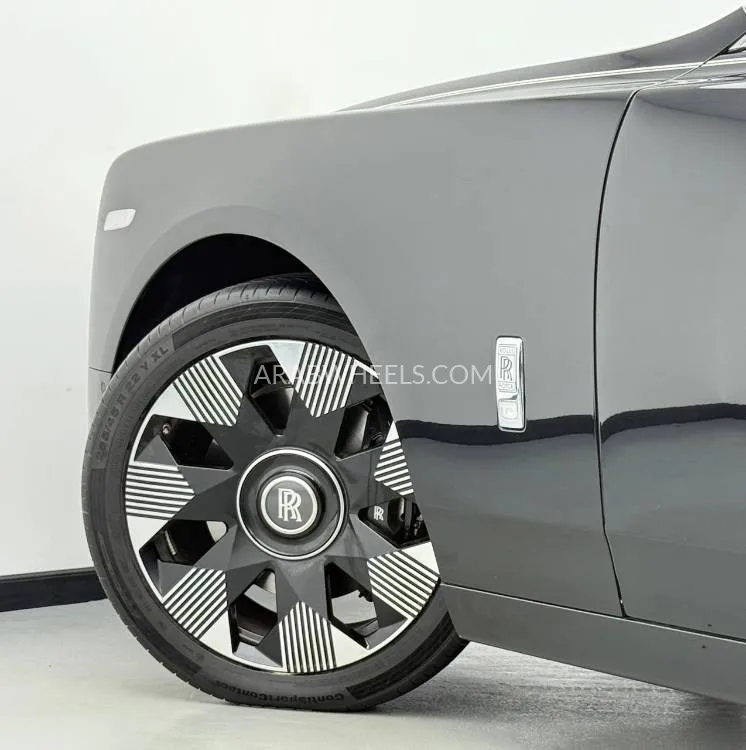 Rolls Royce Phantom 2024 for Sale in Dubai Image-7