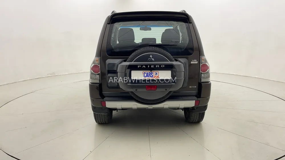 Mitsubishi Pajero 2017 for Sale in Dubai Image-4