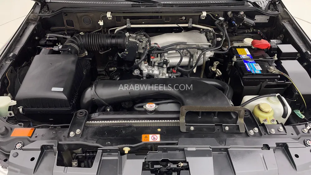 Mitsubishi Pajero 2017 for Sale in Dubai Image-9