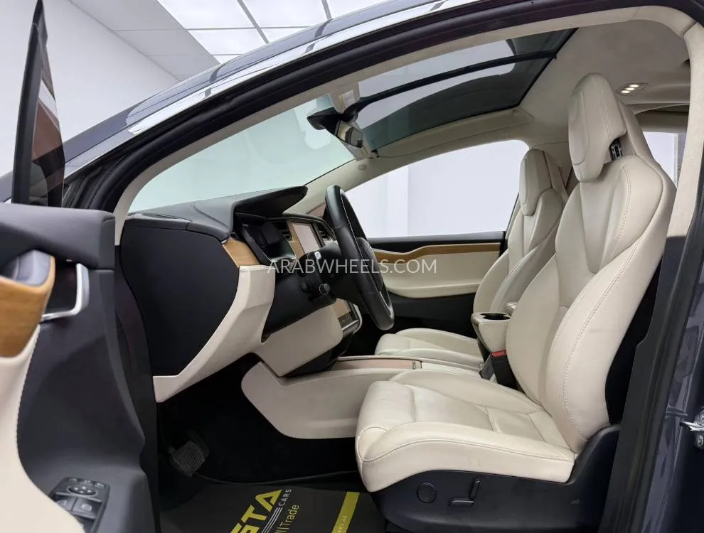 Tesla Model X 2019 for Sale in Dubai Image-9