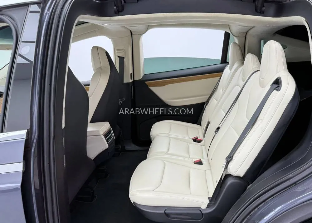 Tesla Model X 2019 for Sale in Dubai Image-18