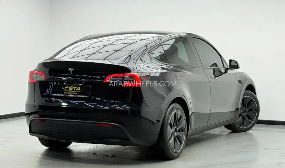 Tesla Model Y 2024 for Sale in Dubai Image-4