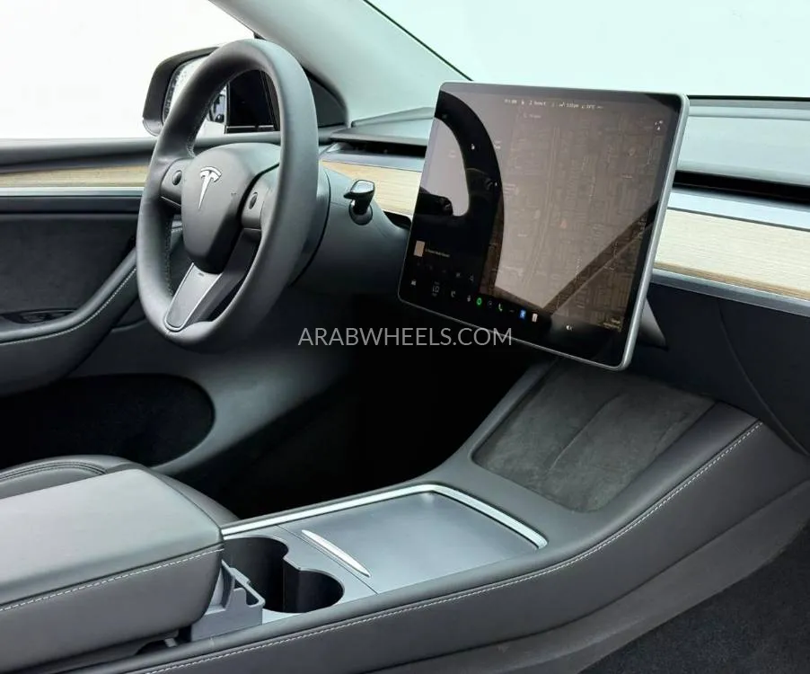 Tesla Model Y 2024 for Sale in Dubai Image-7