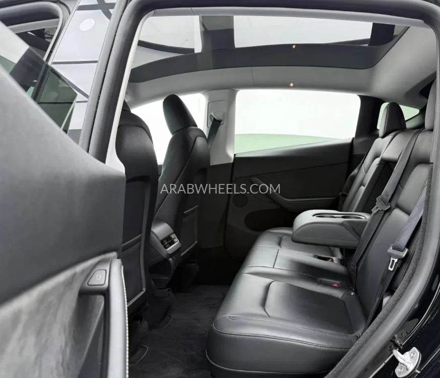 Tesla Model Y 2024 for Sale in Dubai Image-17