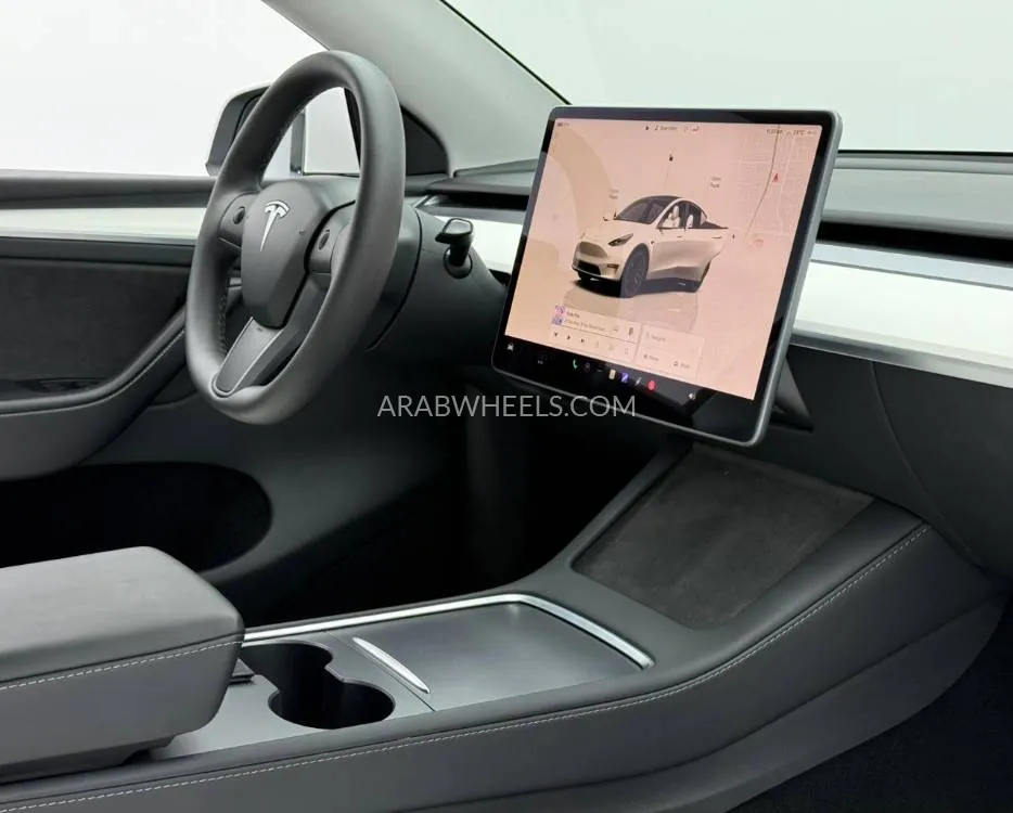 Tesla Model Y 2023 for Sale in Dubai Image-7