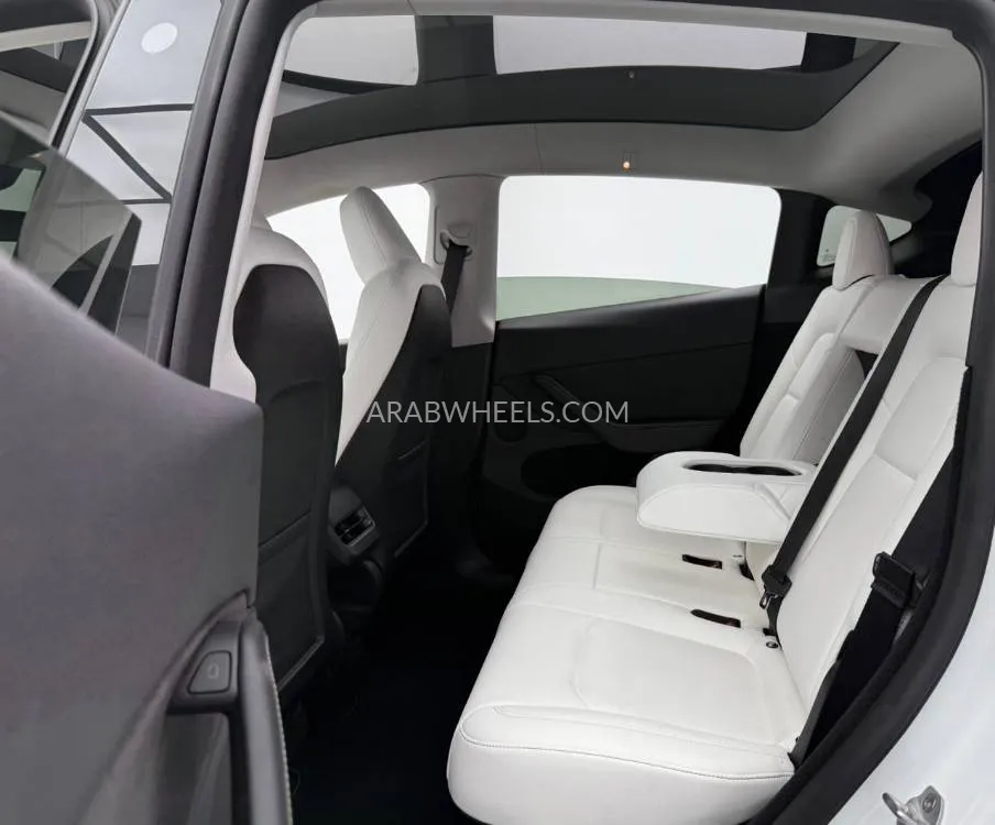 Tesla Model Y 2023 for Sale in Dubai Image-15