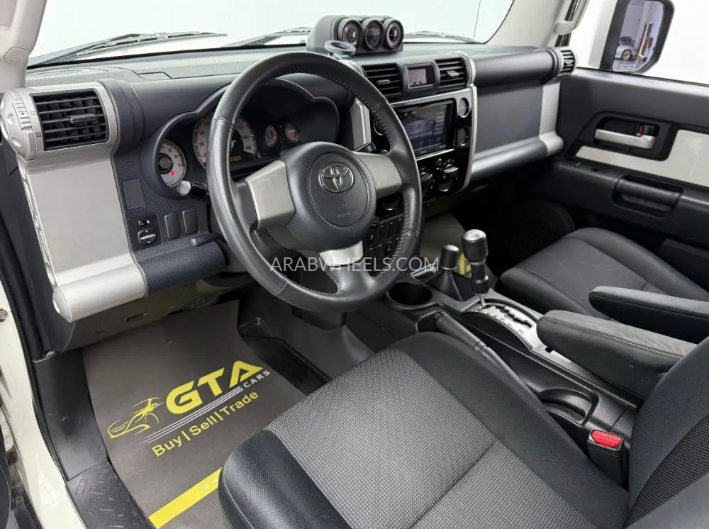 Toyota FJ Cruiser 2018 for Sale in Dubai Image-9