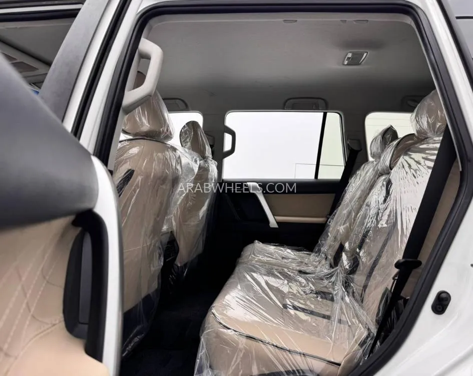 Toyota Land Cruiser Prado 2018 for Sale in Dubai Image-13