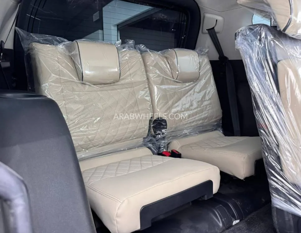 Toyota Land Cruiser Prado 2018 for Sale in Dubai Image-16