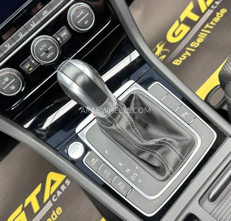  فولكس واجن R جولف  2019 for Sale in دبي Image-14