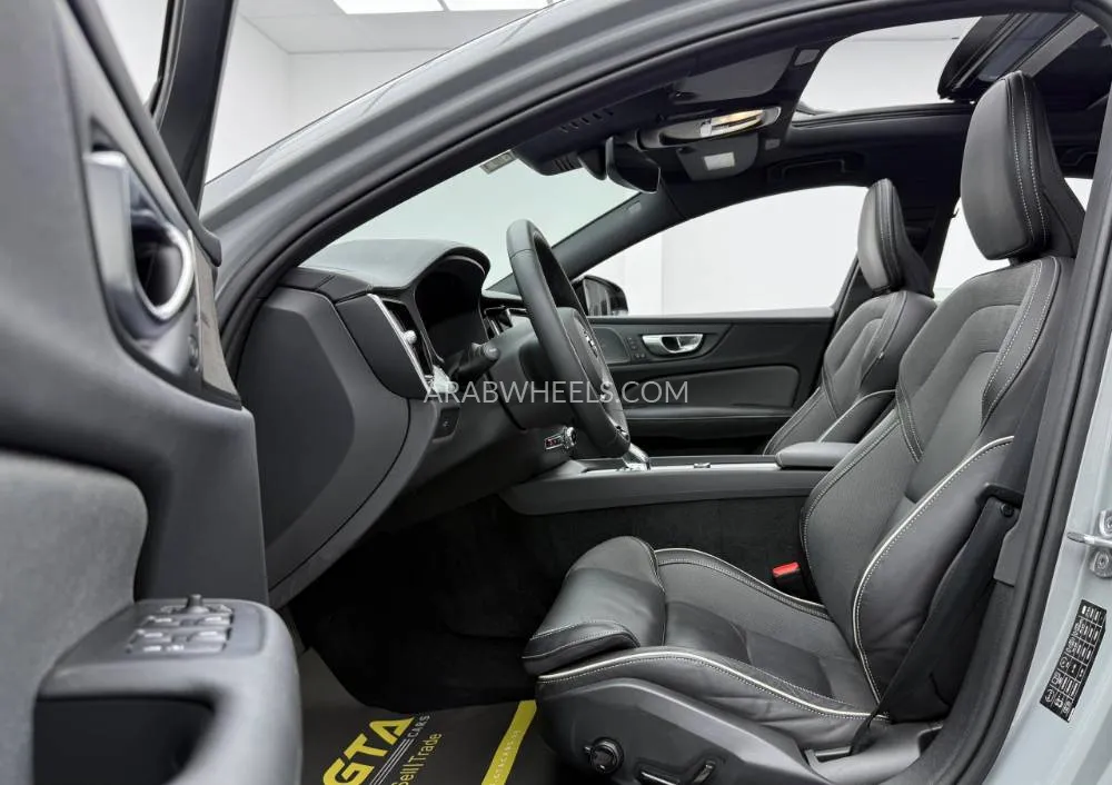Volvo S60 2024 for Sale in Dubai Image-17