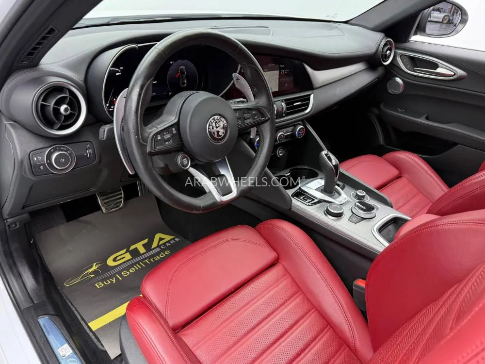 Alfa Romeo Giulia 2024 for Sale in Dubai Image-14