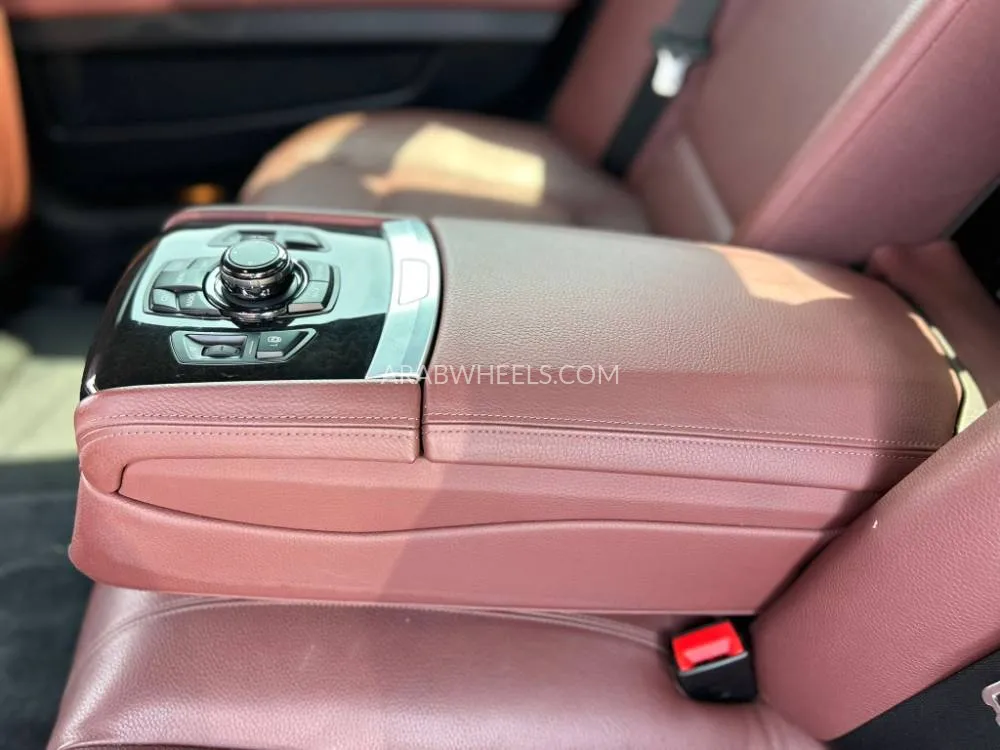 BMW 7 series 2011 for Sale in Ras Al Khaimah Image-16