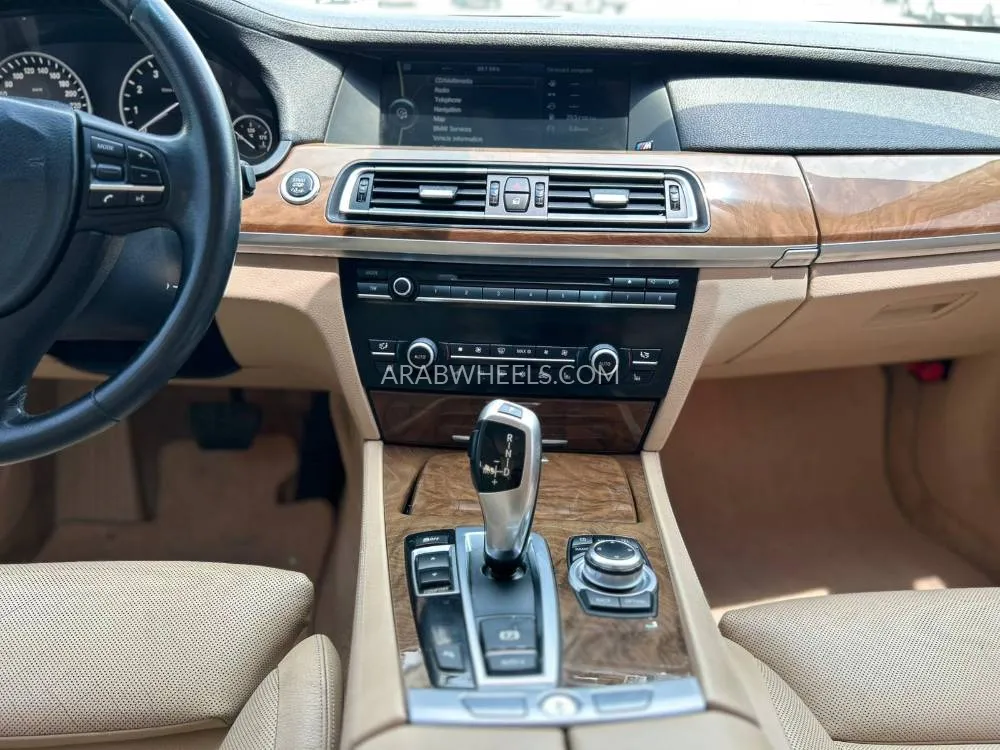 BMW 7 series 2011 for Sale in Ras Al Khaimah Image-17