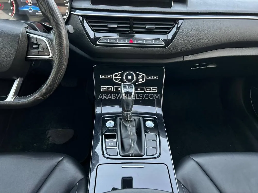 Hongqi H5 2019 for Sale in Ras Al Khaimah Image-15