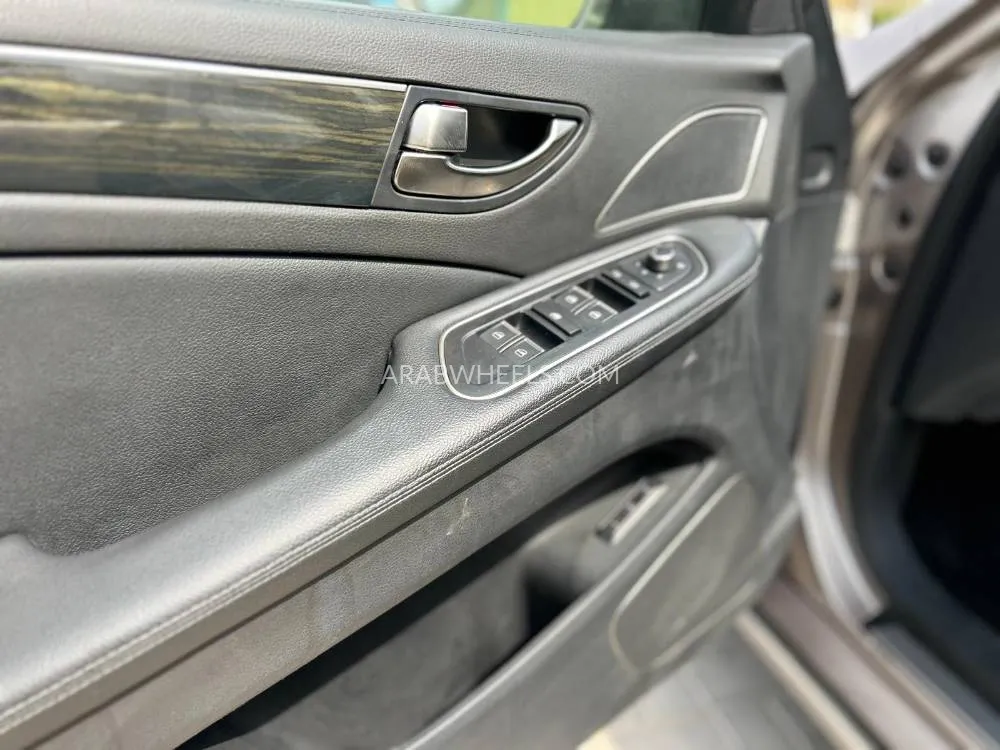 Hongqi HS7 2019 for Sale in Ras Al Khaimah Image-10