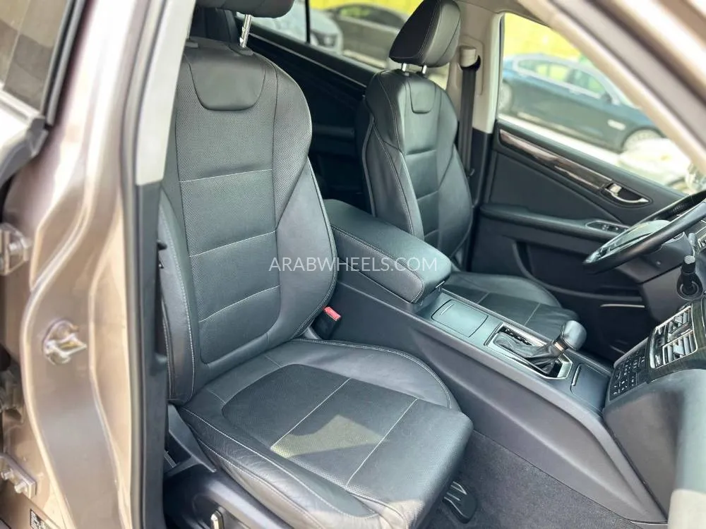Hongqi HS7 2019 for Sale in Ras Al Khaimah Image-24