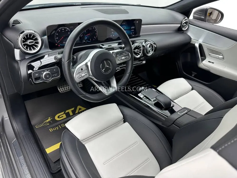 مرسيدس بنز كلاس A 2019 for Sale in دبي Image-3