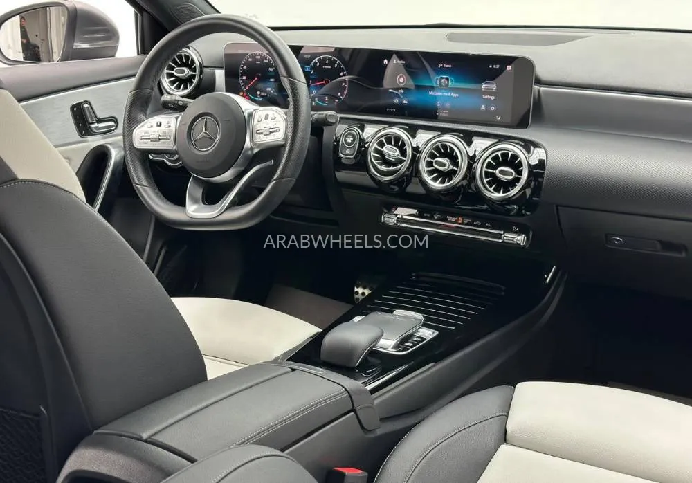 مرسيدس بنز كلاس A 2019 for Sale in دبي Image-8
