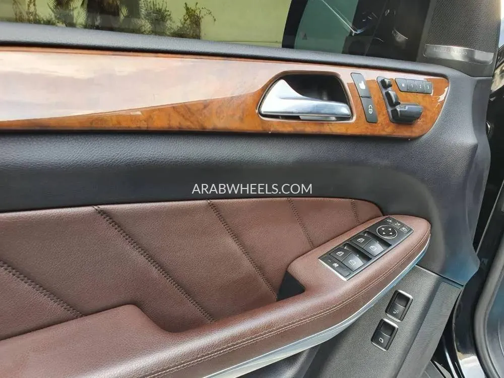 Mercedes Benz GL Class 2015 for Sale in Ras Al Khaimah Image-14