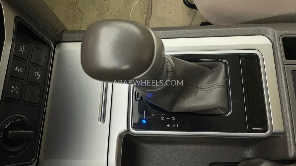 Toyota Land Cruiser Prado 2023 for Sale in Dubai Image-17